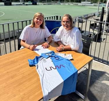 Hoofdklasse: Hurley sign Van Hecking Colenbrander from HDM 2 7fa8fe86 b03b 4d42 ba34 ad989cdd9321 580x534
