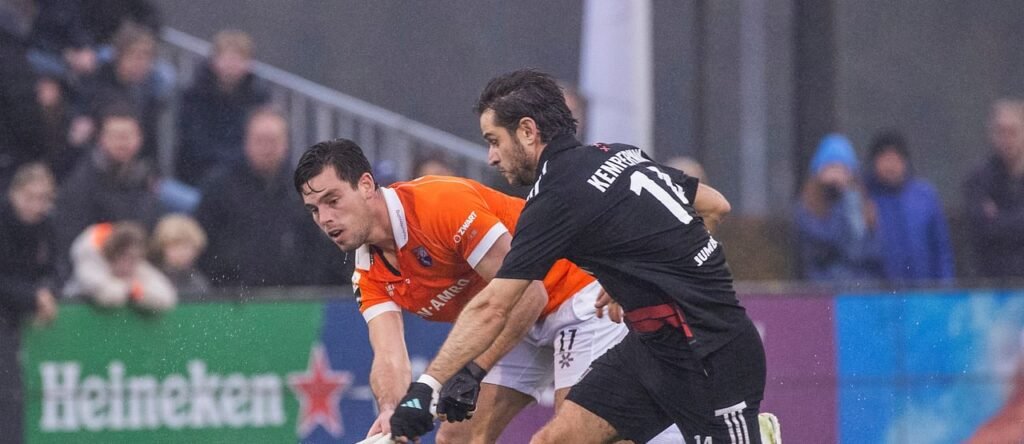 Hoofdklasse: Klassieker will be all about leading position and EHL ticket 15 hoofdklasse klassieker will be all about leading position and ehl ticket 68150109ec60d - Hoofdklasse: Klassieker will be all about leading position and EHL ticket - The Tulp Hoofdklasse Men is all about the 21st round of play on Saturday, including the Klassieker between Amsterdam and Bloemendaal and an important match for Kampong in Nijmegen. Check all stats here.