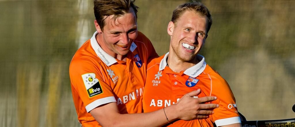 Hoofdklasse: Recap: Wortelboer whirls, Hertzberger scores at farewell 11 hoofdklasse recap wortelboer whirls hertzberger scores at farewell 6821e4125ee4d - Hoofdklasse: Recap: Wortelboer whirls, Hertzberger scores at farewell - During the final round of play in the Tulp Hoofdklasse Men, Jeroen Hertzberger made his very last deol point for Rotterdam. Floris Wortelboer had a big part in Bloemendaal's victory with two assists. Watch all highlights here.