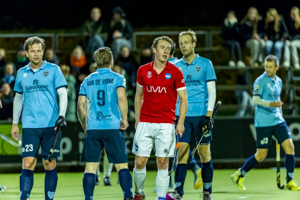 Netherlands: Final sprint Tulip HK (H): relegation battle between Nijmegen and Hurley 13 netherlands final sprint tulip hk h relegation battle between nijmegen and hurley 681f2b710f371 - Netherlands: Final sprint Tulip HK (H): relegation battle between Nijmegen and Hurley - With one round of play to go, the Tulip Men's Premier League is nearing its denouement. The tickets for the playoffs have been given away, but at the bottom it is anything but decided. Will SCHC still be able to secure their place at the expense of HDM and avoid the playoffs? And who will be relegated directly to the Promotion Division: Nijmegen or Hurley?