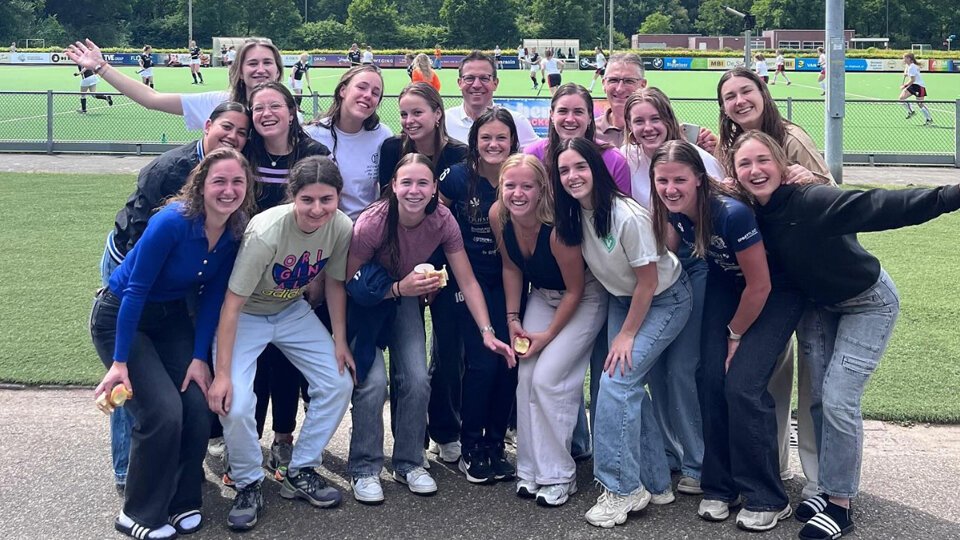 Netherlands: The weekend: Hôrs, the Messi of Western Quarter and IJbiza 8 netherlands the weekend hors the messi of western quarter and ijbiza 682c5a70024c7 - Netherlands: The weekend: Hôrs, the Messi of Western Quarter and IJbiza - by Hockey.nl