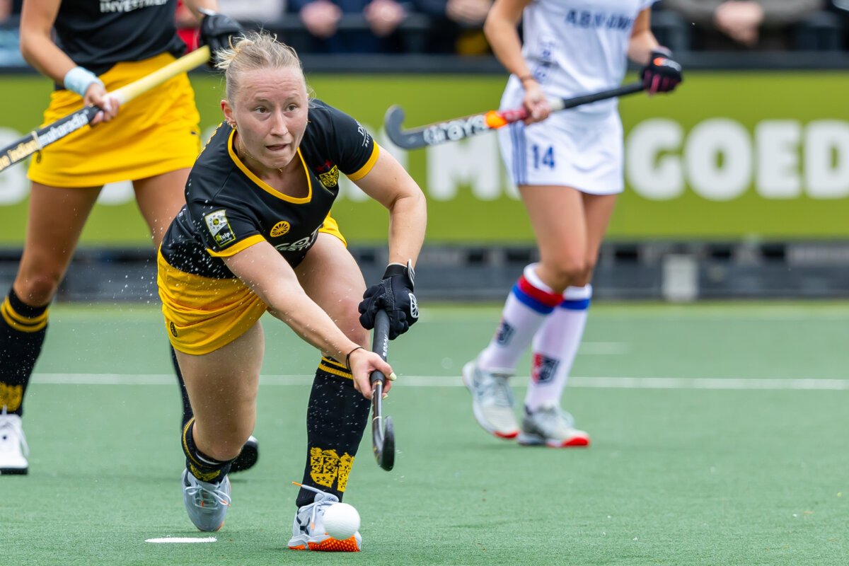 Netherlands: 259 netherlands 683989690f35e - Netherlands: - Charlotte Englebert (24) crowned herself the match winner of the Oosterplas on Thursday. The Belgian international, who had a rock-solid second season with Den Bosch, used the decisive shoot-out in the blood-curdling final against SCHC to seal the historic treble. She now breathes the Bossche DNA as if she has been playing in black and yellow for ten years. 'SCHC's statements only excited us more.'