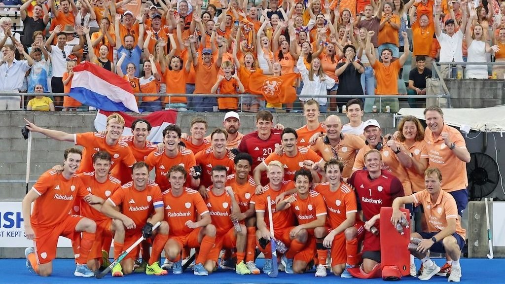 FIH Pro-League: Netherlands men complete Dutch double after Australia go down to England 1 fih pro league netherlands men complete dutch double after australia go down to england 68586223455ad - FIH Pro-League: Netherlands men complete Dutch double after Australia go down to England - They may not have been in action on Sunday, but the Netherlands’ men’s side could begin their celebrations, having secured this season’s FIH Hockey Pro League title after England’s victory over Australia meant the defending champions could no longer catch the Dutch at the top of the table.