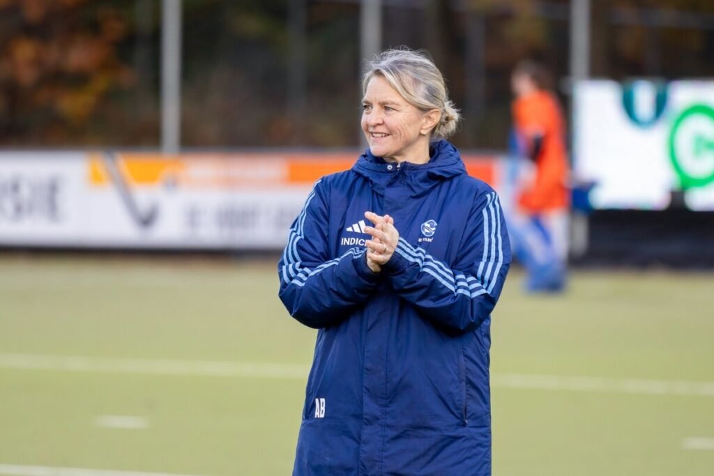 Netherlands: Boomgaardt on coaching men: 'There's not that much difference' 1 netherlands boomgaardt on coaching men theres not that much difference 685bd07496710 - Netherlands: Boomgaardt on coaching men: 'There's not that much difference' - by Hockey.nl