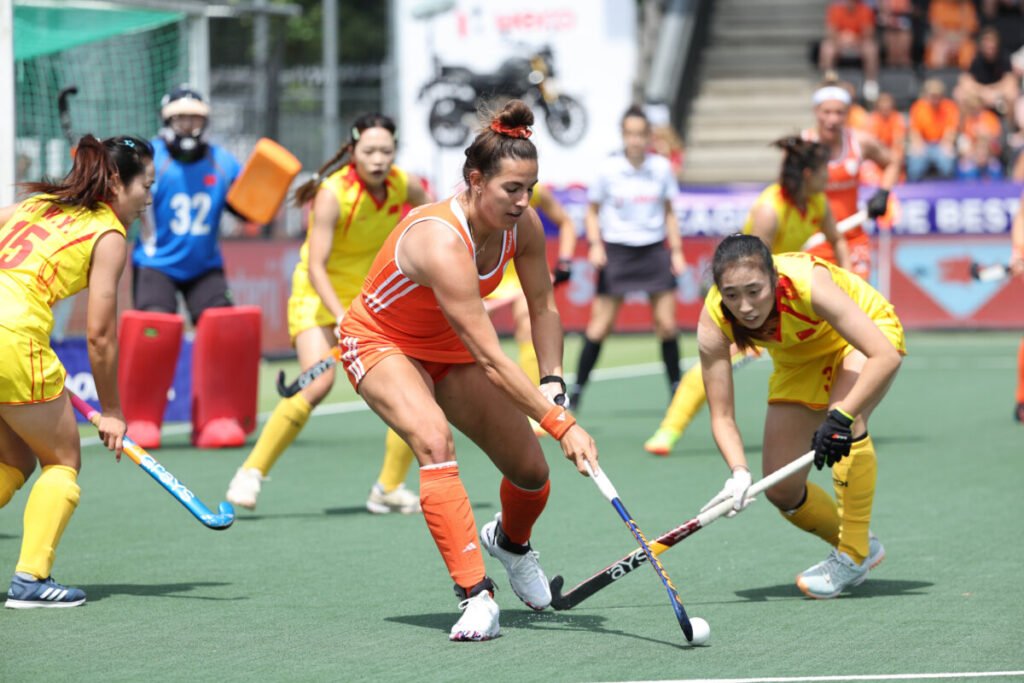 Netherlands: 1 netherlands 684f4a3502f0c - Netherlands: - Both Orange teams ended the Pro League block at Wagener Stadium with a good feeling. The Orange Ladies recorded their sixth win in a row by beating China 3-1, just like a day earlier. Frédérique Matla scored in her 150th international game. The Orange Men picked up their second consecutive bonus point on Sunday after winning the shoot-out series over Argentina. Goalkeeper Derk Meijer turned away all three Argentine shoot-outs.