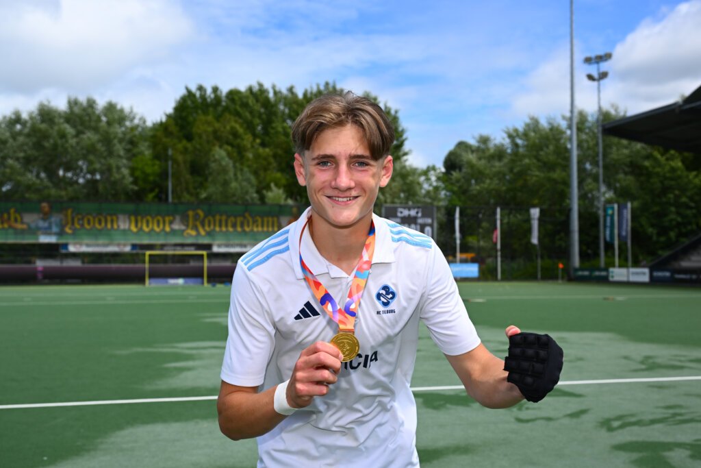 Netherlands: 9 netherlands 686116696438f - Netherlands: - Ties Wouters (15) would not have played a single minute during the JO16 final between Tilburg and Push. The Tilburger - from Oisterwijk - broke his leg in two places at the end of last year. Only in the quarterfinals did he play fully again. 'This is one hundred percent the best day of my life.'