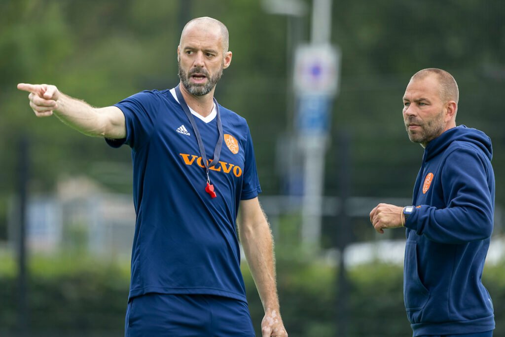 Netherlands: Mahieu's maelstrom: 'Healthy to get out of that for once' 4 netherlands mahieus maelstrom healthy to get out of that for once 6867aded8ac92 - Netherlands: Mahieu's maelstrom: 'Healthy to get out of that for once' - by Hockey.nl