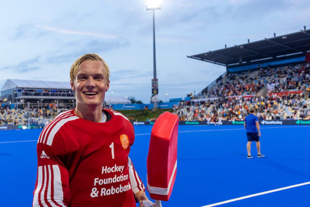 Netherlands: European Championship blog: Maurits Visser in goal against Spain 10 netherlands european championship blog maurits visser in goal against spain 689723e98ceb5 - Netherlands: European Championship blog: Maurits Visser in goal against Spain - Every day field hockey.co.uk will keep up with the latest developments from the European Championships in Mönchengladbach via a blog. Receive a push notification when there is a new entry in the blog? Then click on the little bell below.