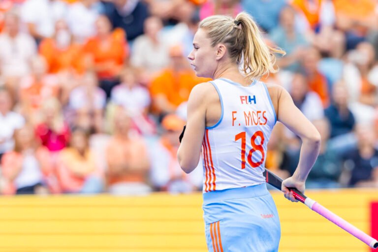 netherlands freeke moes fortunately this orange also has a fighting mode 68a452ebef425 - Hockey World News - Dont Miss