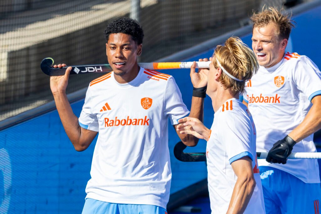 Netherlands: How physio Pieters honored his patient with a celebration 5 netherlands how physio pieters honored his patient with a celebration 68991e32a352c - Netherlands: How physio Pieters honored his patient with a celebration - He got to show it twice on Sunday. His special celebration, which went across Europe after two important goals in the group match of the Dutch against Belgium(4-2). A gesture that at first glance means nothing. Until Terrance Pieters, because it was him, tells the story behind it.