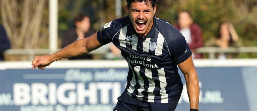hoofdklasse hdm books first win pinoke new leader 68d978f1325b6 - Hoofdklasse: HDM books first win, Pinoké new leader - HDM's men have recorded their first win of the season in the Tulp Hoofdklasse. They beat promoted Laren 3-2 at home on Sunday. Laren remains on zero points after four rounds of play as do Hurley and Schaerweijde. Kampong suffered its first defeat. Pinoké was too strong 3-0 in Utrecht, taking over the lead from Oranje-Rood. The Rays are still unbeaten as are the foursome of Rotterdam, Oranje-Rood, Klein Zwitserland and Amsterdam.
