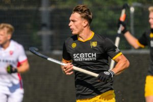 netherlands how a purse snatchers fist caught pepijn reyenga off guard 68ddac329fe51 - Netherlands - Subscribe today and get a free month of fresh news every day.