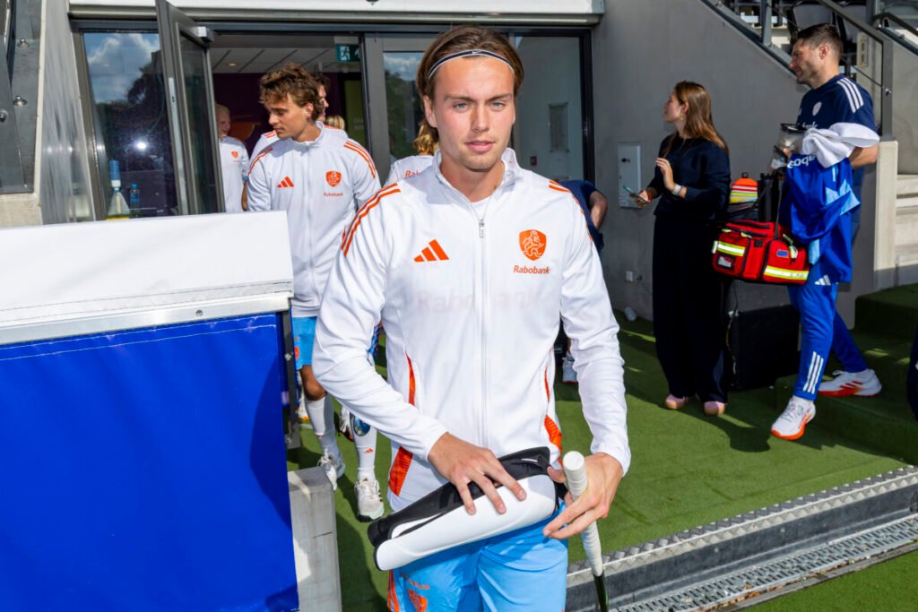 Netherlands: Telgenkamp is international again: 'Want to experience field hockey differently' 19 netherlands telgenkamp is international again want to experience field hockey differently 68de54ed06367 - Netherlands: Telgenkamp is international again: 'Want to experience field hockey differently' - He spent the summer at his office in The Hague. Barely got anything out of the silver European Championship in Mönchengladbach. And made his return to the Oranje training group on Monday after a five-month absence. Duco Telgenkamp is an international again. 'Less obsession, more enjoying the moment.'