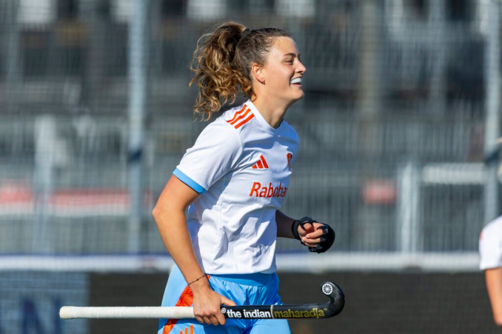 Netherlands: 15 netherlands 68defdb3113b6 - Netherlands: - With a broad smile, Rosa Fernig (24) stepped back onto the Orange training field this week. After a summer without a tournament, the Bossche defender is enjoying her return to the selection, determined to do everything she can to never miss another tournament.