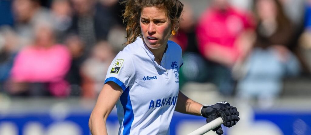 hoofdklasse the stats of the weekend walker magic benninga in trail of auntie 69122971b9d87 - Hoofdklasse: The stats of the weekend: Walker magic, Benninga in trail of auntie - Struan Walker shot his way to the top on the top scorers' list with four goals against Kampong and Sosha Benninga equalled a feat of her aunt Carina in 1990 on behalf of Kampong. Here are the weekend's stats.