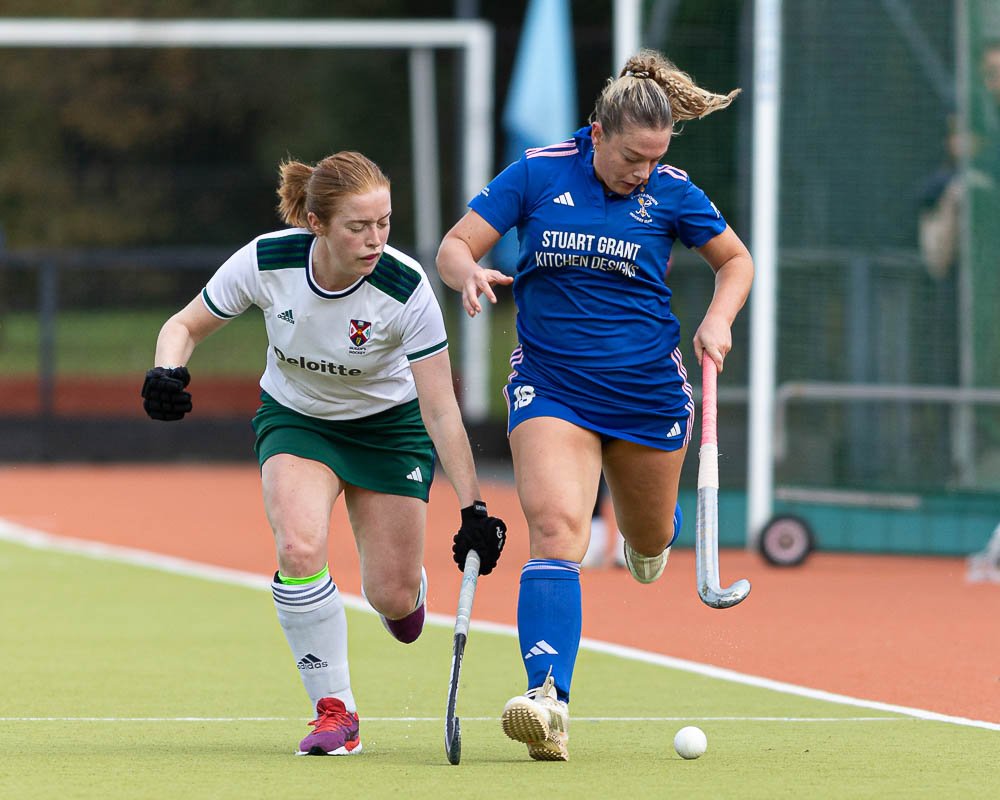 20250927 ports qub 086 john mcmurtry 1 - Banbridge target top spot while women’s sides chase topflight survival in penultimate EY Hockey League clashes. - Tuesday, April 14: Penultimate EY Hockey League outings for eight Men’s and Women’s sides take place this week under the floodlights as sides continue to chase top spot, EY Champions Trophy Play-Off places and topflight survival as the final weekend of the league season looms.