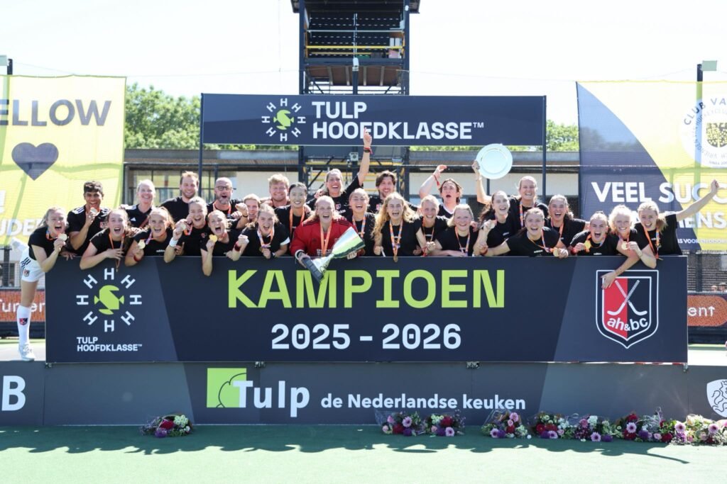705841608 1611703167625458 4196660373286924897 n 1024x683 1 - EHL: Amsterdam win 22nd Dutch women’s title - EHL - AH&BC Amsterdam won the Dutch women’s title for the 22nd time as Anne Veenendaal starred in a final shoot-out against Den Bosch.