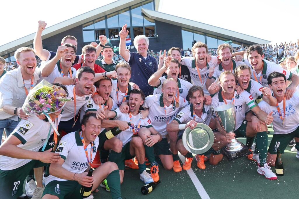 707874359 1611851324277309 7976586376192413147 n 1024x683 1 - EHL: Menini magic sparks Rotterdam’s wild celebrations - EHL - Joaquin Menini’s goal 64 seconds from the final hooter saw HC Rotterdam win the Dutch men’s championship for the second time as they beat AH&BC Amsterdam 5-4 on aggregate.