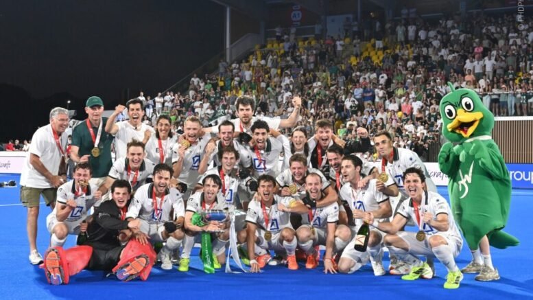 EHL: Domene-inspired Ducks win Belgian men’s title - EHL 1 waterloo ducks 1024x682 1 - EHL: Domene-inspired Ducks win Belgian men’s title - EHL - A Tomi Domene double and a 64th minute winner from Eliot Curty saw Waterloo Ducks win the Belgian men’s title for the sixth time.