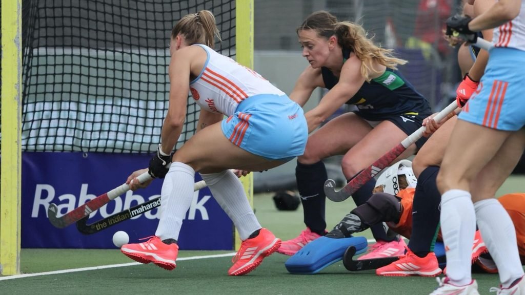 dhpp7uiher dhpp7uiher - FIH: Home joy as English and Dutch men triumph in gripping contests - England’s men delighted the home crowd in London with a crucial victory over Australia as the FIH Hockey Pro League action continued across three venues on Sunday.