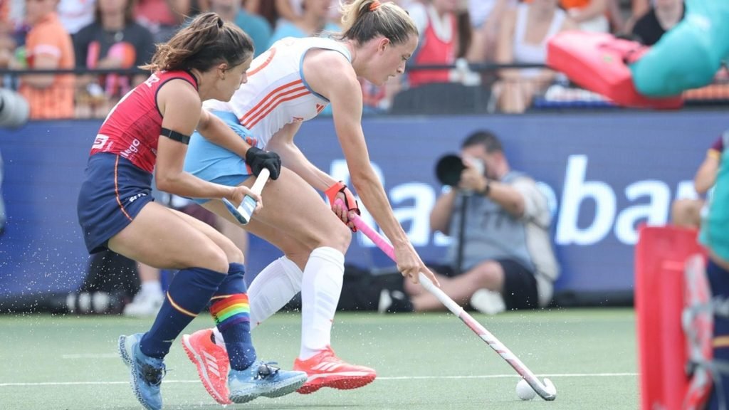 idrhpvpw4f idrhpvpw4f - FIH: Belgium men edge closer to title as Hockeyroos pull off shootout win over England - Belgium’s men inched closer to the FIH Hockey Pro League title with a hard-fought 3-2 win over Spain in a steamy Wavre on Sunday. In the other match of the day in Belgium, Argentina’s women edged China in a shootout.