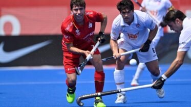 oza3zlciou - FIH: Belgium men edge closer to title as Hockeyroos pull off shootout win over England - Belgium’s men inched closer to the FIH Hockey Pro League title with a hard-fought 3-2 win over Spain in a steamy Wavre on Sunday. In the other match of the day in Belgium, Argentina’s women edged China in a shootout.