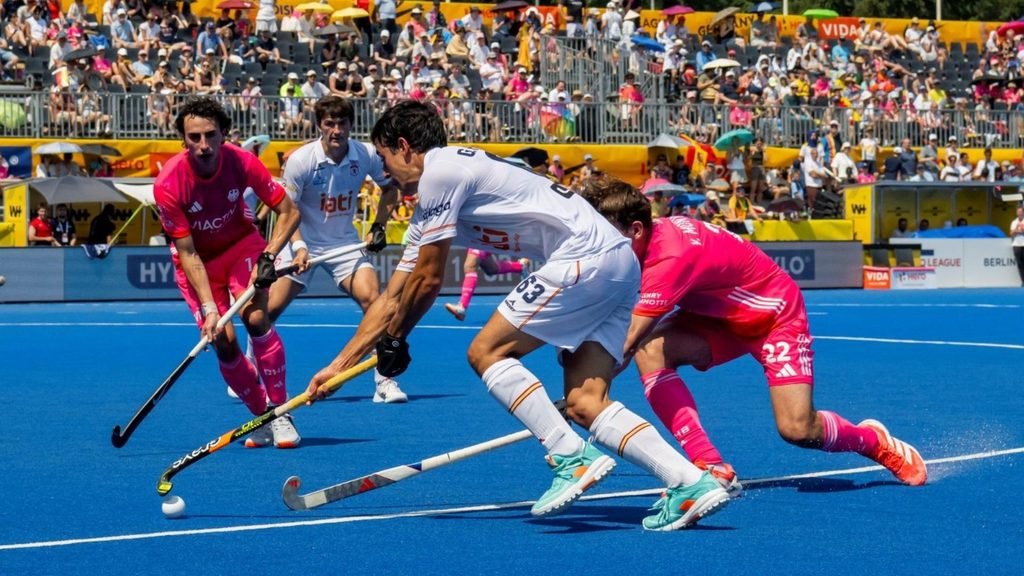 spywogkb7n - FIH: Dutch women and Belgian men sign off in style as thrilling Pro League season wraps up - Already assured of the title, Belgium’s men produced a heroic effort to come from four goals down and beat Australia 5-4 in a thrilling final match of the FIH Hockey Pro League season in Wavre on Sunday. In the other men’s matches, Spain outgunned Germany 5-2, while India edged second-placed England in a shootout.