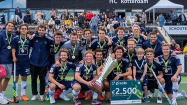 ep pinoke prijs 1024x512 1 - EHL: Pinoké men and Kampong women win ABN AMRO Cup - EHL - Pinoké’s men and SV Kampong’s women have won the annual ABN AMRO Cup, the curtain-raiser for the new club season in the Netherlands.