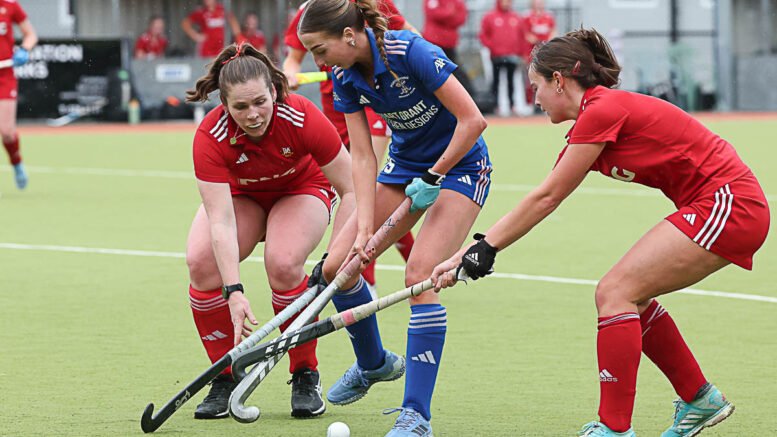 20251102 peg ucd 088 paul j harvey - Fine margins & unpredictable matchups underpin Round 6 of the EY Hockey League - Wednesday, October 28: The EY Hockey League is back this Saturday as sides return from a one-week hiatus, ready to go to battle yet again. Another impossible weekend to predict awaits as the margins remain paper thin between the topflight sides. 